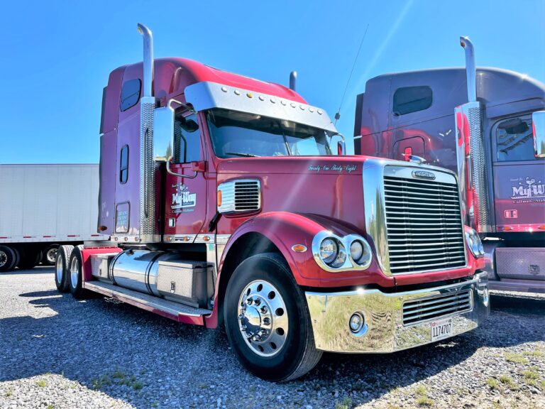 <h3 style="text-align:center"><b> 2138 - 2020 Freightliner Coronado</b></h3>