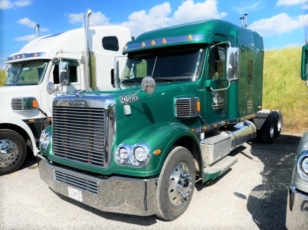 <h3 style="text-align:center"><b> 2166 - 2015 Freightliner Coronado</b></h3>