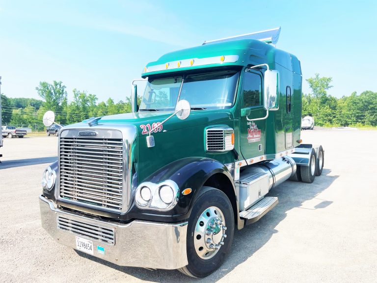 <h3 style="text-align:center"><b> 2169 - 2015 Freightliner Coronado</b></h3>