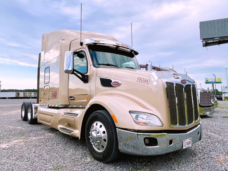 <h3 style="text-align:center"><b> 2101 - 2017 Peterbilt 579</b></h3><h3 style="text-align:center;color:red"><b>PENDING</b></h3>