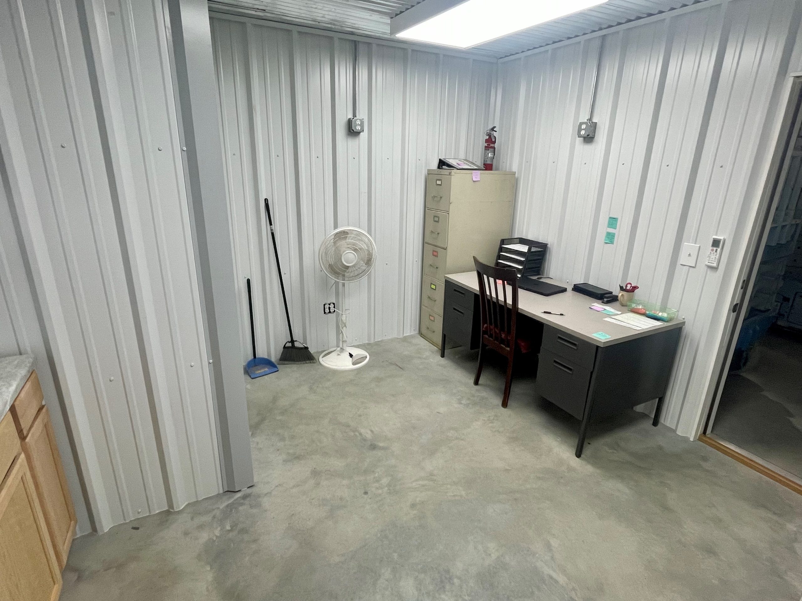 WAREHOUSE OFFICE